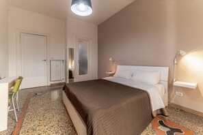 Deluxe Room | Bathroom