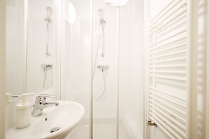 Bathroom - HeyMi Apartments Karlsplatz (Vienna)