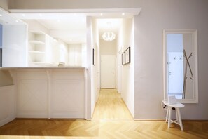 Căn hộ Deluxe | Khu phòng khách | TV LCD 40-inch có truyền hình cáp 