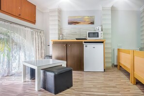 開放式客房 | 私人小型廚房 | 電熱水壺