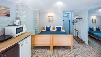 Studio | Iron/ironing board, free WiFi, bed sheets