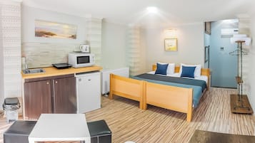 Studio | Silitysrauta/-lauta, ilmainen Wi-Fi, vuodevaatteet