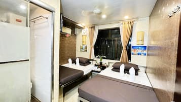 Phòng 4 Tiêu chuẩn | Két bảo mật tại phòng, bàn ủi/dụng cụ ủi quần áo