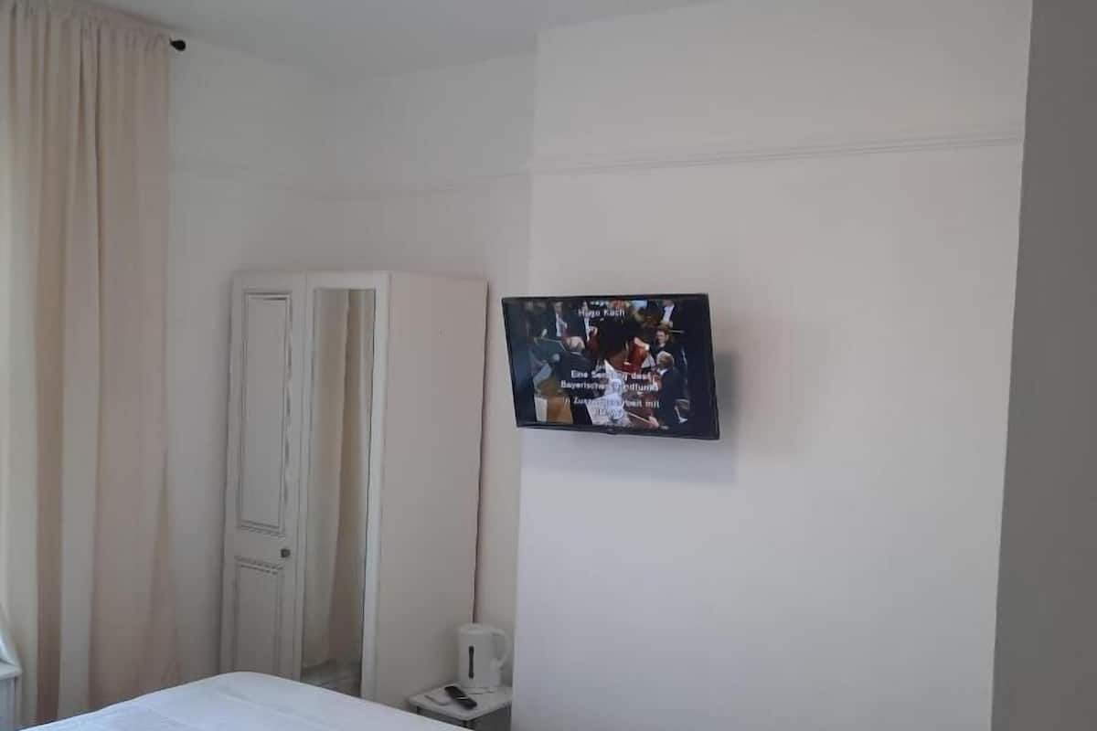 Superior Double Room, 1 King Bed | Free WiFi