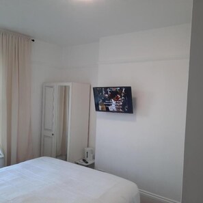 ห้องซูพีเรียดับเบิล, เตียงคิงไซส์ 1 เตียง | Wi-Fi ฟรี