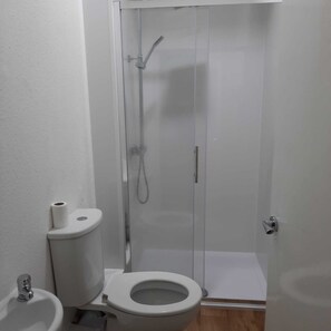 ห้องซูพีเรียทวิน, เตียงเดี่ยว 2 เตียง | ห้องน้ำ