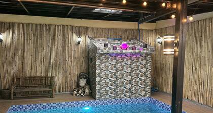 Clean & tranquil private pool in Rizal. The perfect place for family getaways!