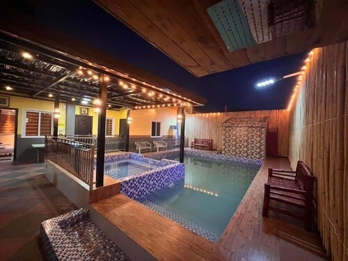 Clean & tranquil private pool in Rizal. The perfect place for family getaways! 
