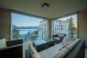 Interior - Luxury Apartment in Montreux with Panoramic Views (Montreux)