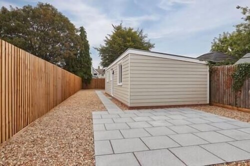 Elfleda Stay | Modern 5 bedroom house