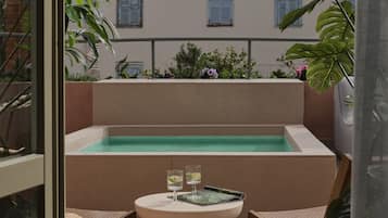 Junior Suite with Outdoor Hot Tub | Terraza o patio