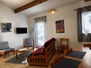 TV, ping pong - Maison 1 Chambre Dans Résidence de Tourisme (Quillan)