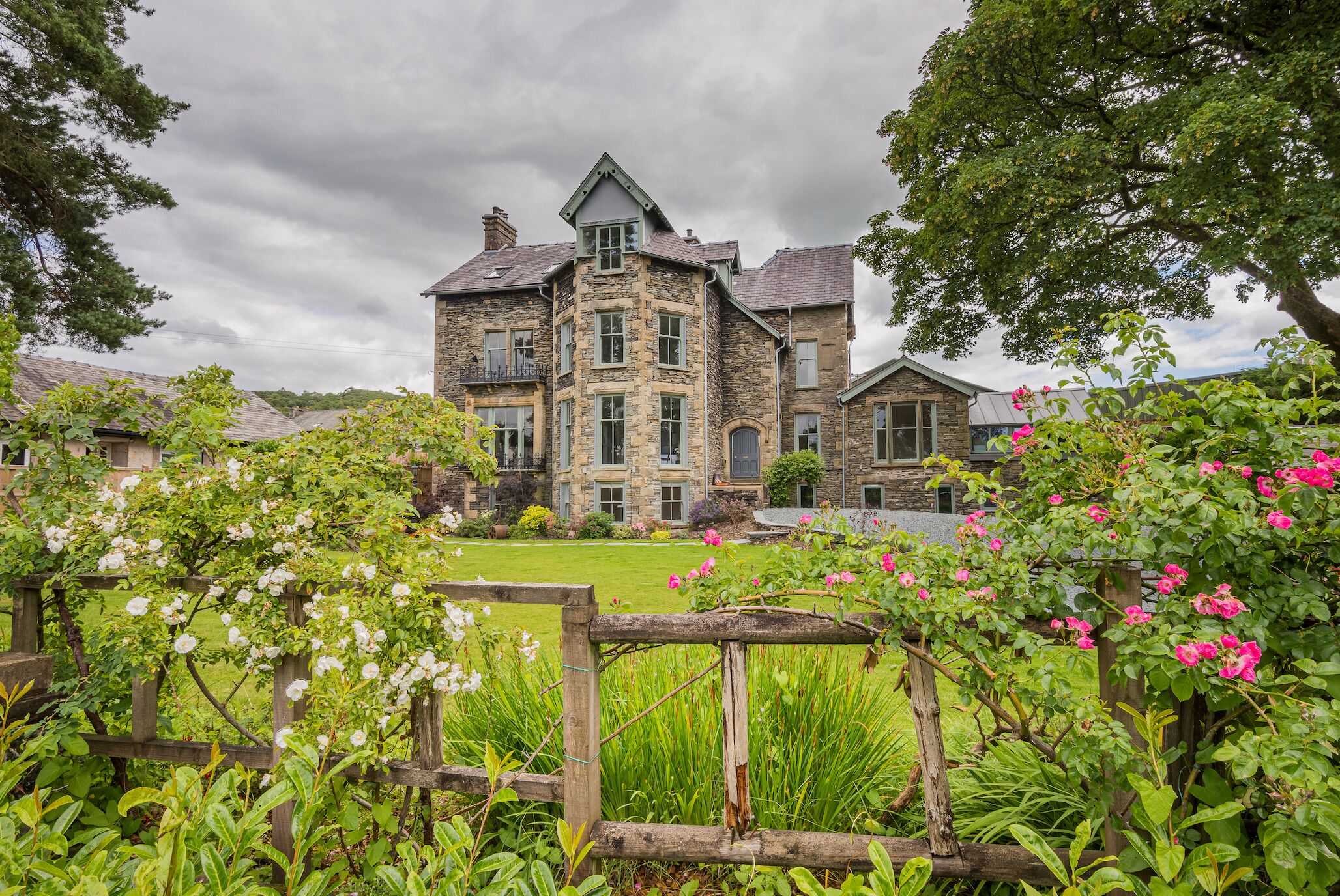 المنشأة من الخارج