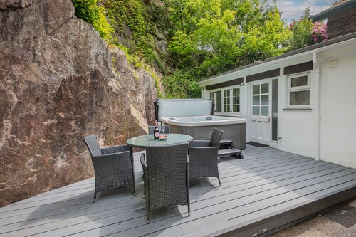 Rockwood- Grasmere, family cottage with Hot tub!