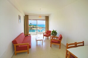 Flat-screen TV - Pola Costa Beach Hotel Apartment (Paralimni)