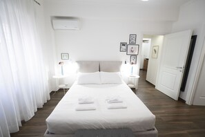 1 bedroom, in-room safe, iron/ironing board, free WiFi
