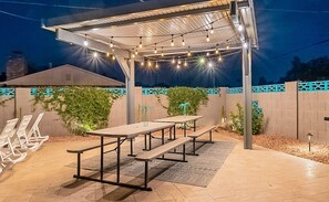 Outdoor dining - Ultimate 4bd Old Town Home with Heated Pool (Scottsdale)