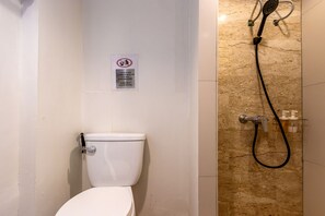 Dusche, Haartrockner, Bidet, Handtücher