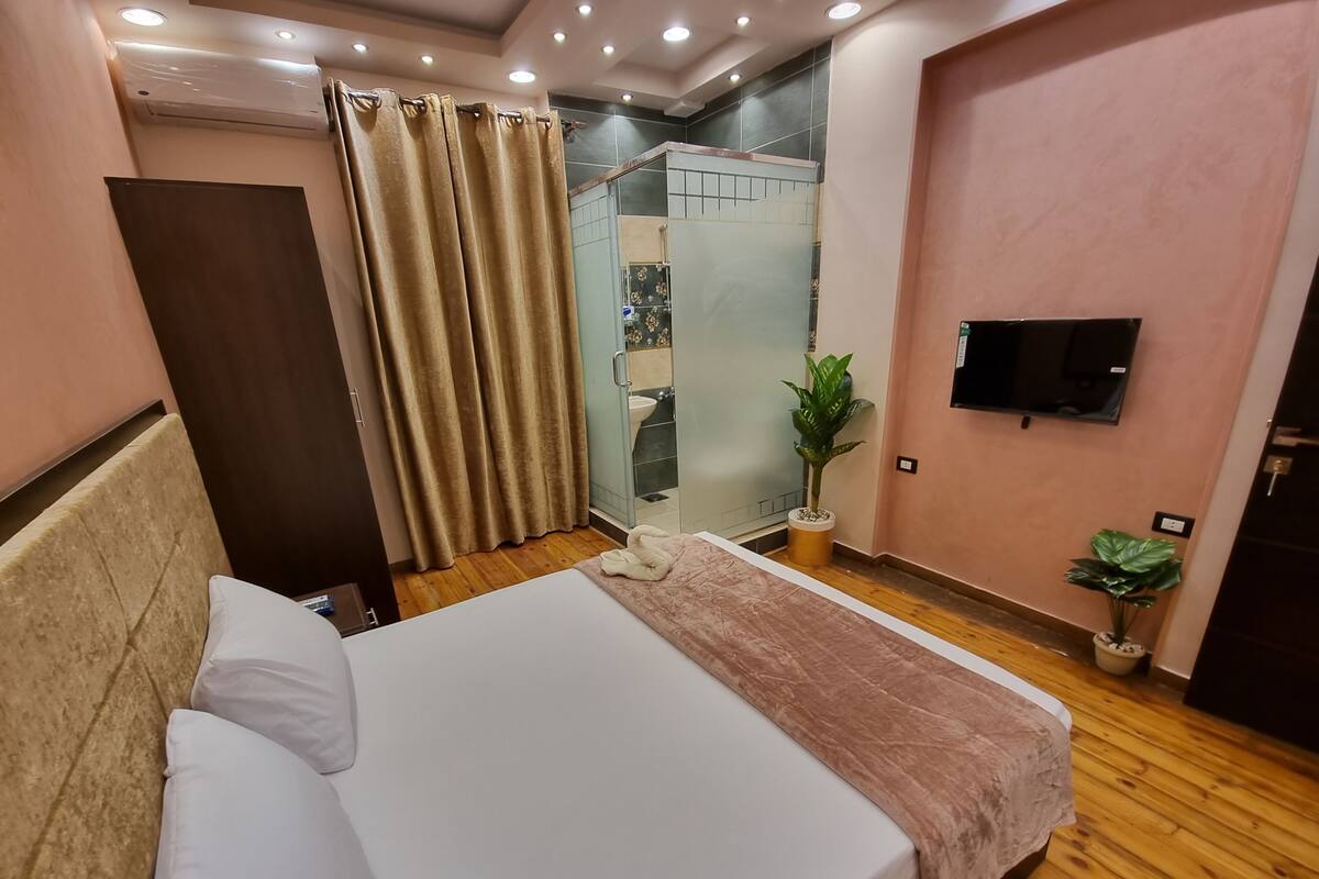 Double Room | Egyptian cotton sheets, premium bedding, pillowtop beds, in-room safe