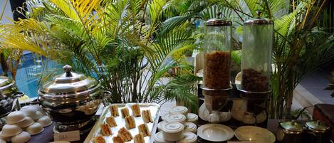 Daily buffet breakfast (INR 500 per person)