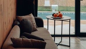 Small Bungalow with Garden | Living area | Fireplace, heated floors - MY RESORT PRİVE  (Sapanca)