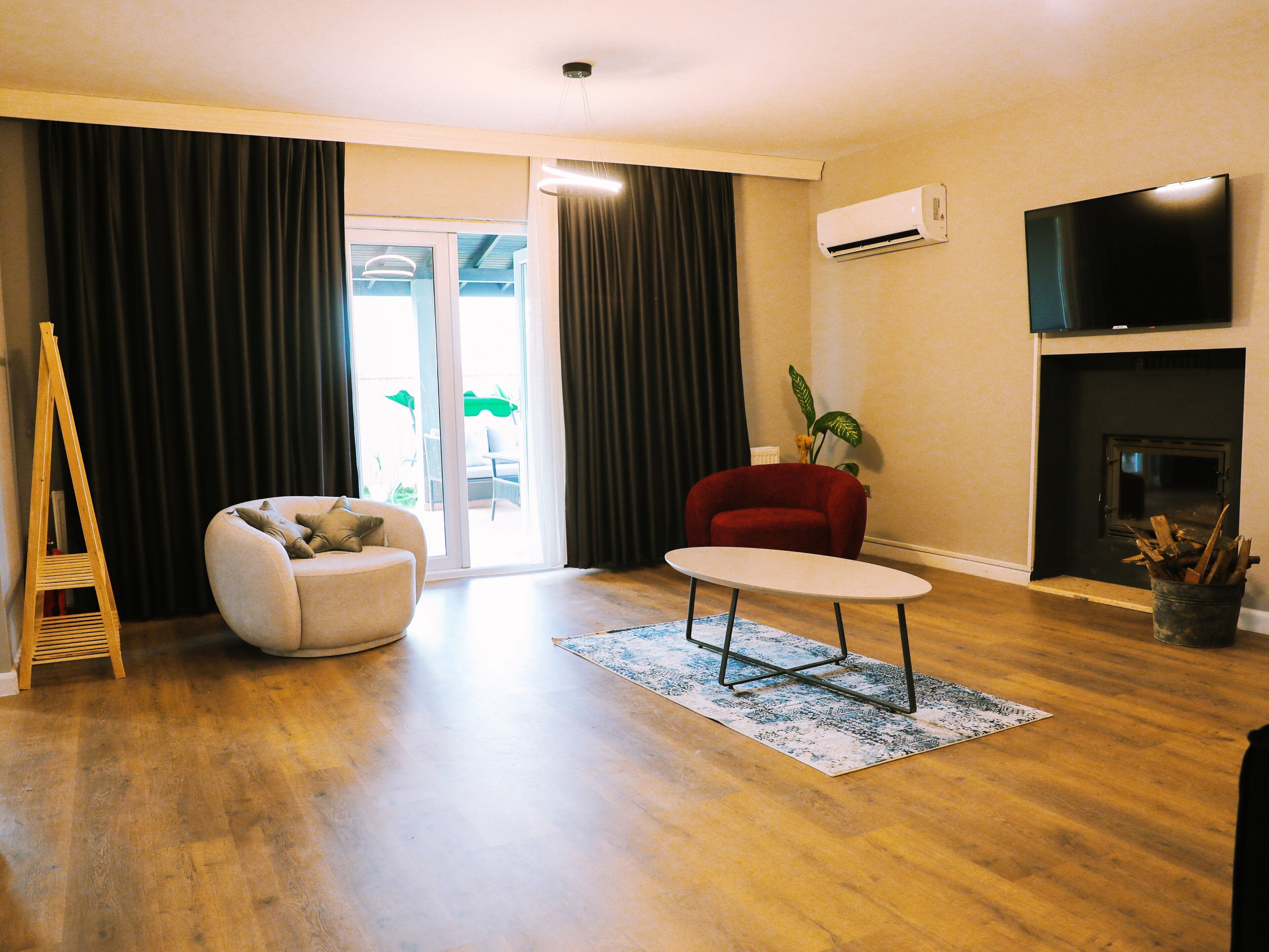 Family Villa | Minibar, desk, free WiFi, bed sheets