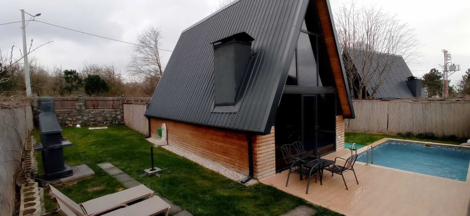 Minibar, desk, free WiFi, bed sheets