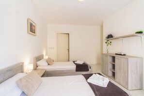 Phòng Tiêu chuẩn, nhiều phòng ngủ (SwieqiStay room3 private bath -) | 1 phòng ngủ, bàn ủi/dụng cụ ủi quần áo 