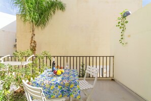 Standard Room, Multiple Bedrooms (SwieqiStay room3 private bath -) | Terrace/patio - SwieqiStay room2 private bath - Paceville (Swieqi)