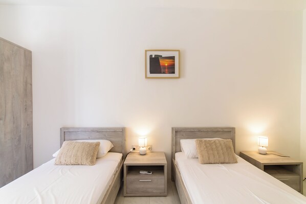 Phòng Tiêu chuẩn, nhiều phòng ngủ (SwieqiStay room3 private bath -) | 1 phòng ngủ, bàn ủi/dụng cụ ủi quần áo 