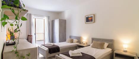 標準客房, 多間臥室 (SwieqiStay room3 private bath -) | 1 間睡房、熨斗/熨衫板、免費 Wi-Fi、床單