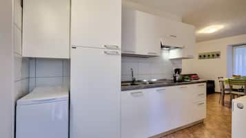 Appartamento familiare, 1 camera da letto (Casa Alpino 1) | Cucina privata | Frigorifero, microonde, piano cottura, bollitore elettrico