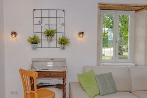 Smart-TV, Kamin, Tischfußball, Tischtennisplatte
