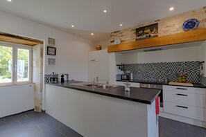 Kühlschrank, Ofen, Herdplatte, Geschirrspüler