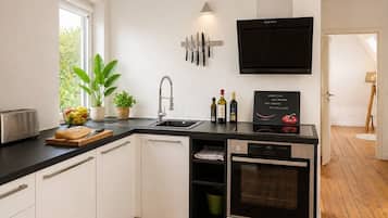 Refrigerador, horno, parrilla de estufa y lavavajillas