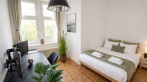 2 Schlafzimmer, Schreibtisch, Bügeleisen/Bügelbrett, kostenloses WLAN