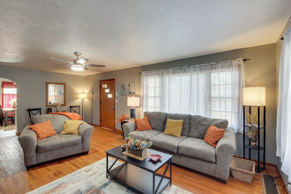 Missouri Escape w/ Furnished Patio, Near Downtown! - Liberal, MO
