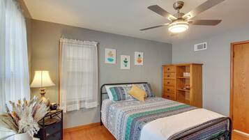 House (2 Bedrooms) | Interior