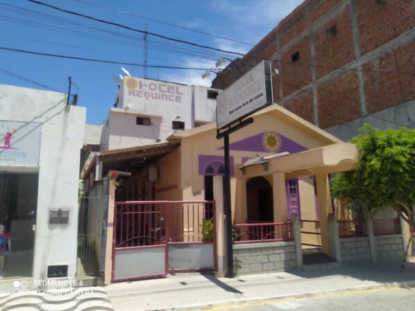 Front of property - Hotel Requinte (Santaluz)