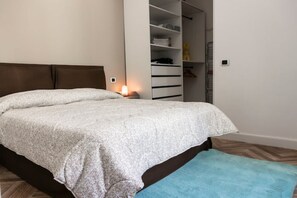 2 dormitoris, planxa i posts de planxar, wifi i roba de llit 