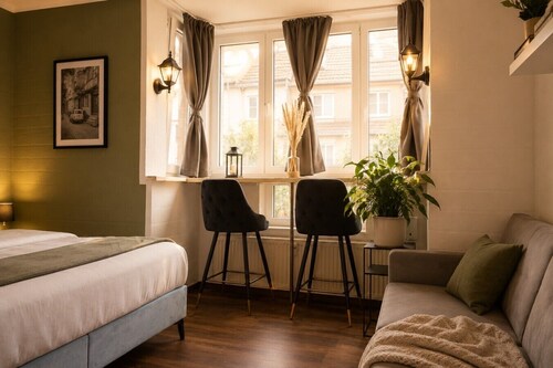 NUJU Rentals | Modernes Studio | Parkplatz | WiFi