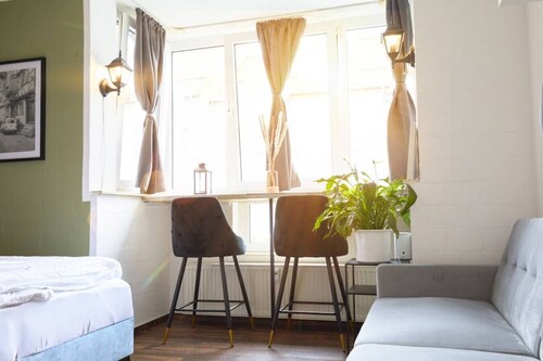 Stylish & Quiet Studio | Parking | WIFI | TV