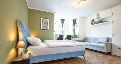 Stylish & Quiet Studio | Parking | WIFI | TV