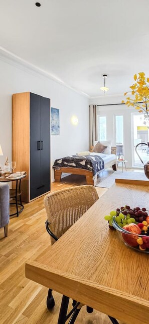 4 Schlafzimmer, Zimmersafe, Schreibtisch, Bügeleisen/Bügelbrett