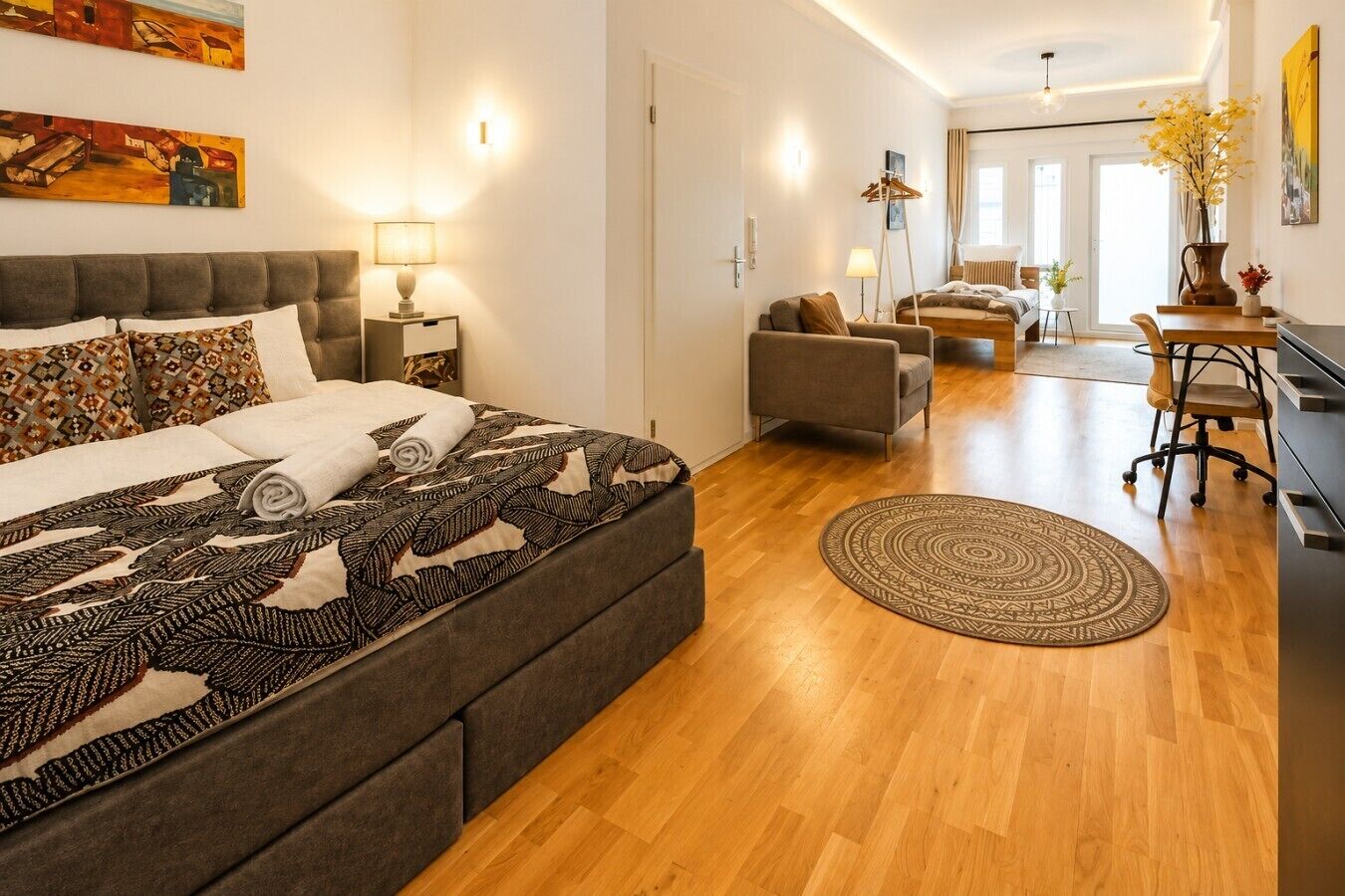 4 bedrooms, desk, iron/ironing board, travel crib
