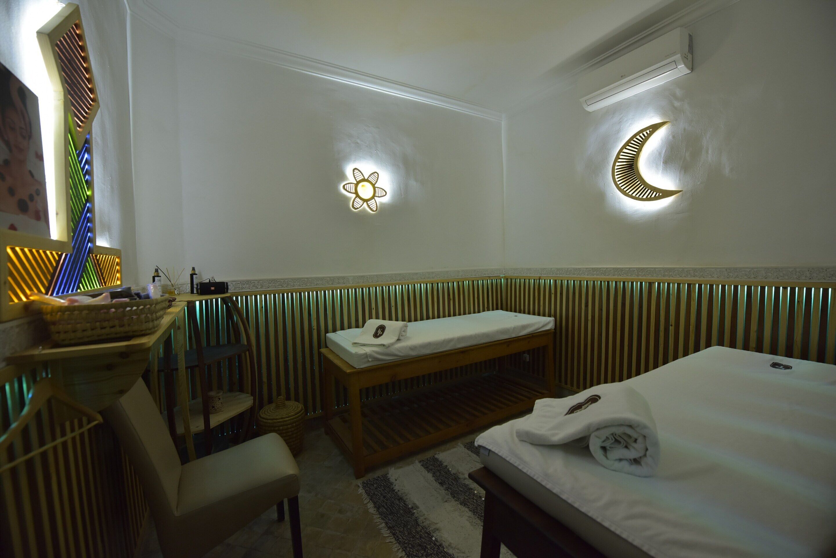Foto - Riad Kalé Polis