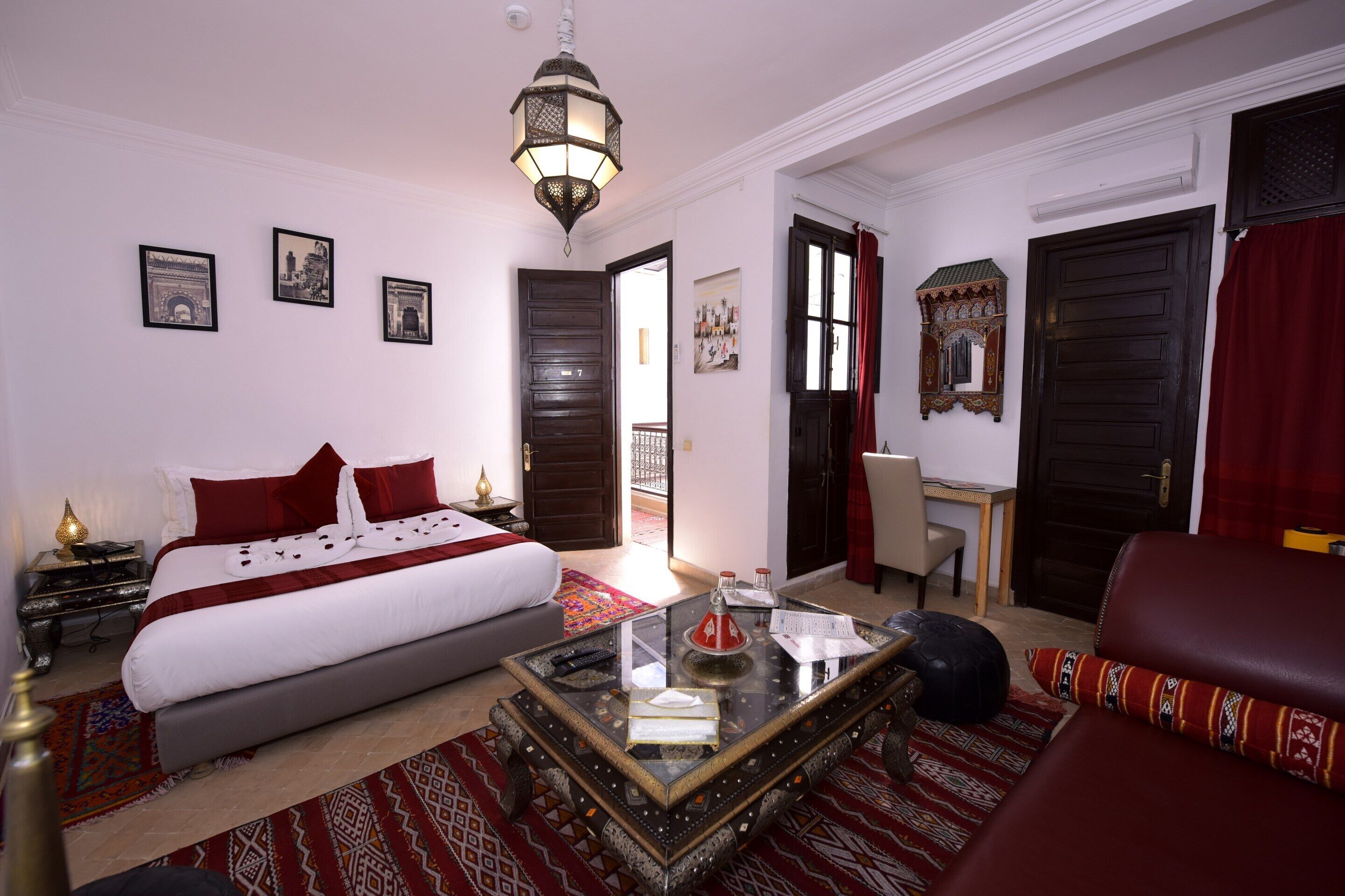 Foto - Riad Kalé Polis