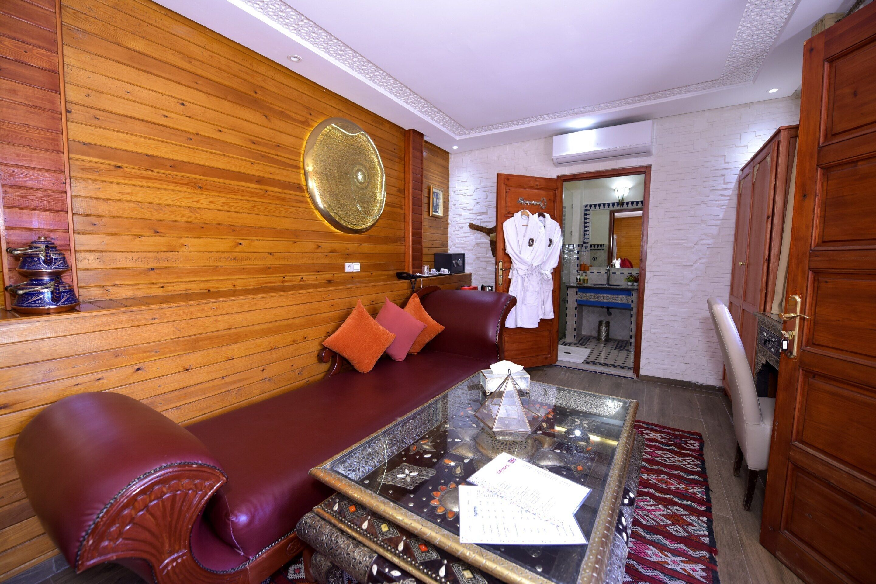 Foto - Riad Kalé Polis