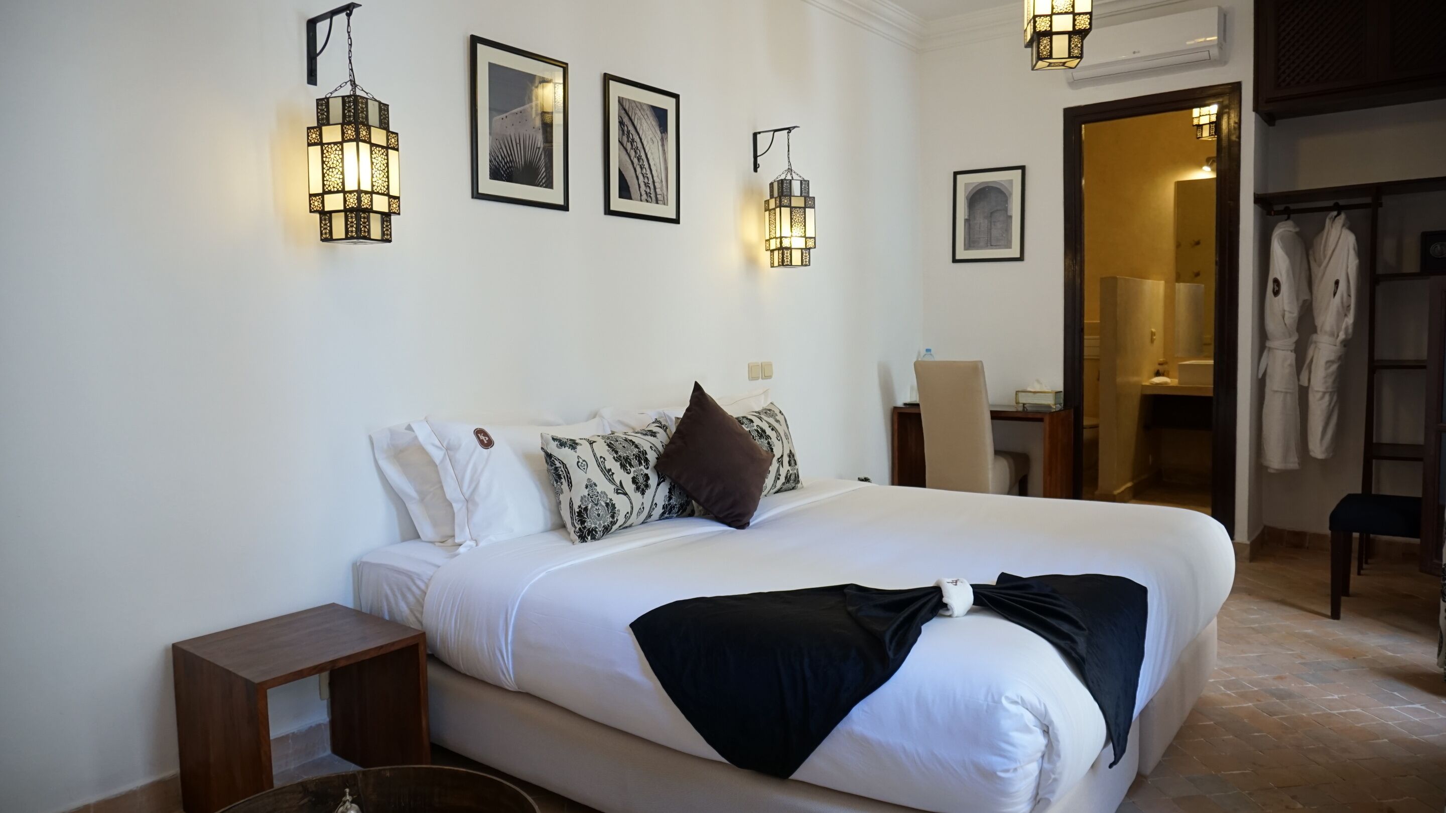 Deluxe szoba két külön ággyal, fürdőszobával (Ouarzazate) | Prémium ágynemű, Select Comfort-matrac, minibár és széf a szobában