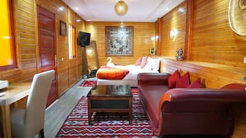 Roupas de cama premium, camas Select Comfort, frigobar